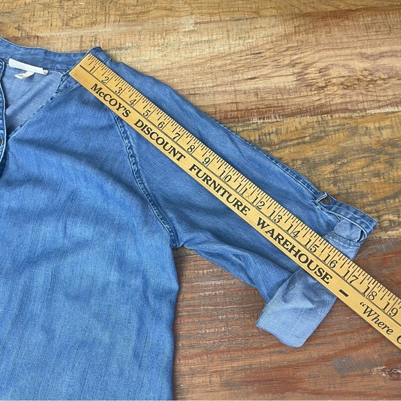 Hester and Orchard women’s size Medium Tencel Button Split Neck raw hem Top - Picture 5 of 12